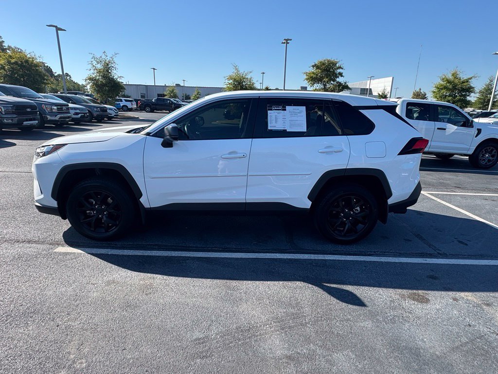 Used 2024 Toyota RAV4 LE FWD image 4