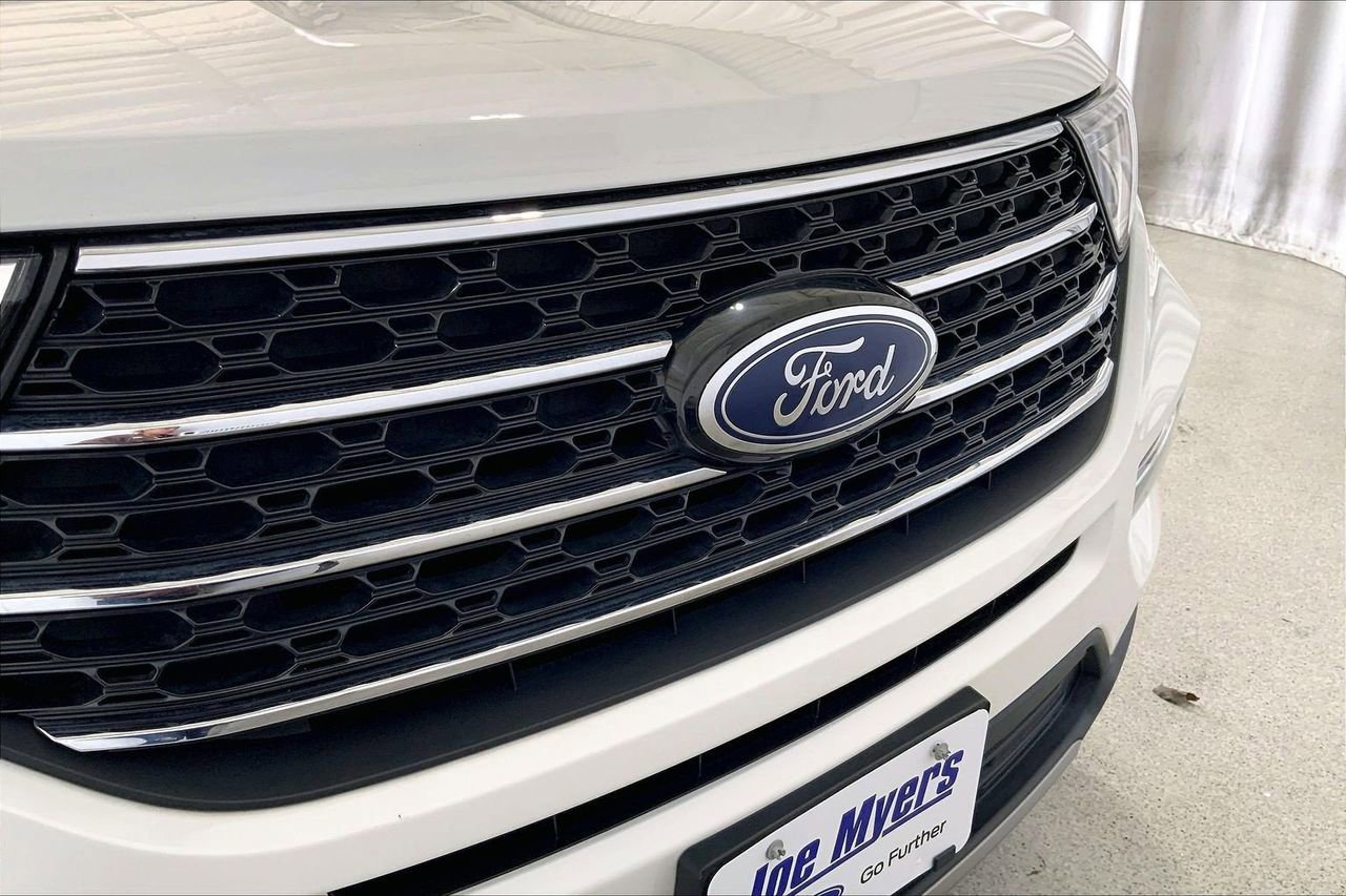Certified 2024 Ford Explorer XLT w/ Equipment Group 202A image 31