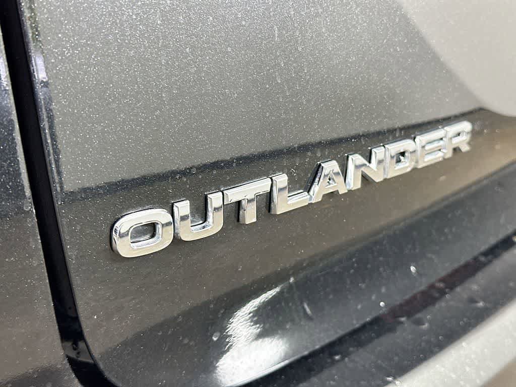 Used 2023 Mitsubishi Outlander SE FWD image 7