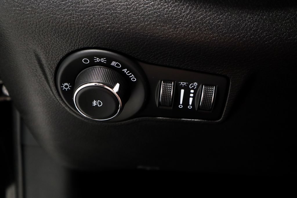 Used 2023 Jeep Compass High Altitude AWD/4WD image 28