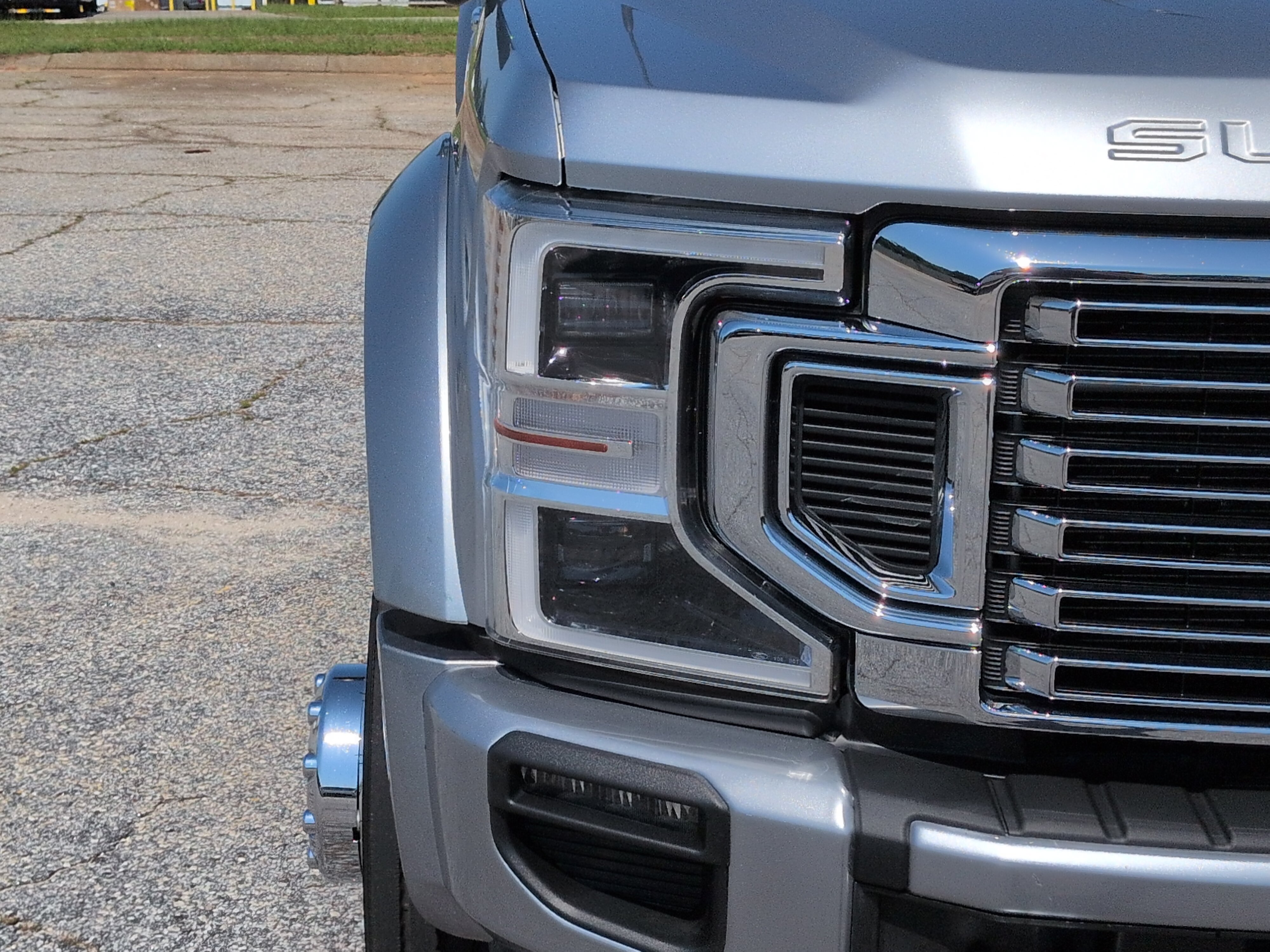 Certified 2022 Ford F450 Platinum w/ FX4 Off-Road Package AWD/4WD image 8
