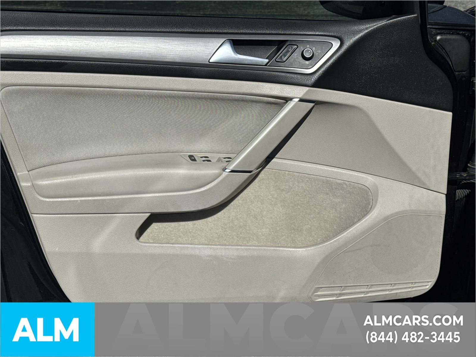 Used 2017 Volkswagen Golf SE image 13