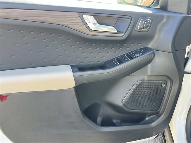 Certified 2020 Ford Escape Titanium image 27