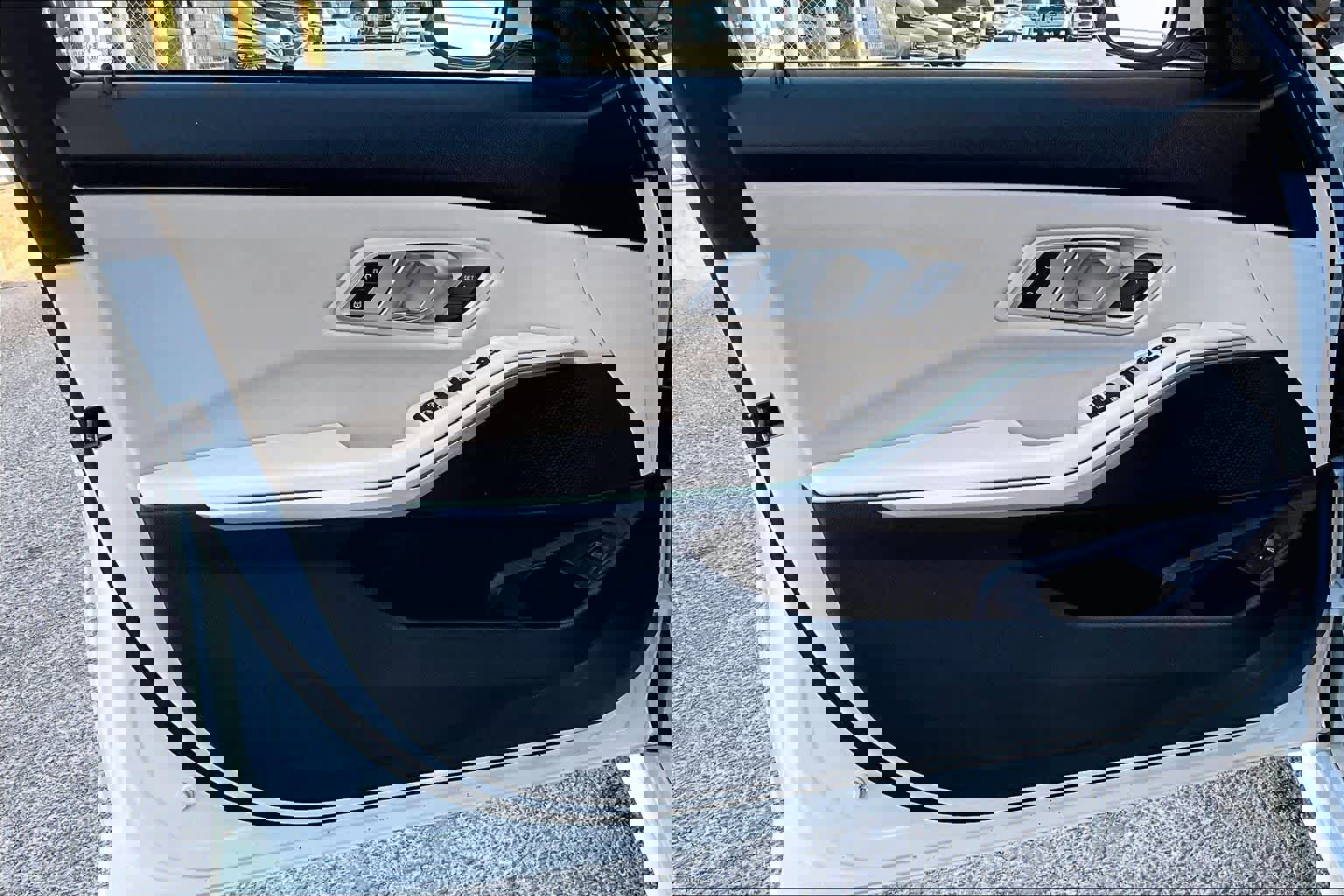 Used 2019 BMW 330i xDrive Sedan w/ Driving Assistance Package image 23