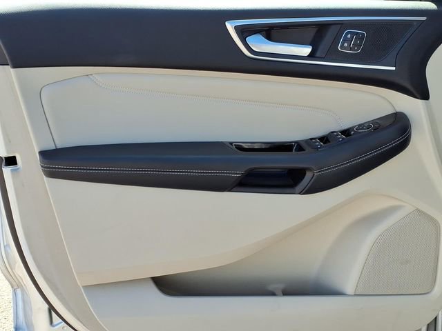 Certified 2018 Ford Edge Titanium w/ Equipment Group 301A FWD image 9