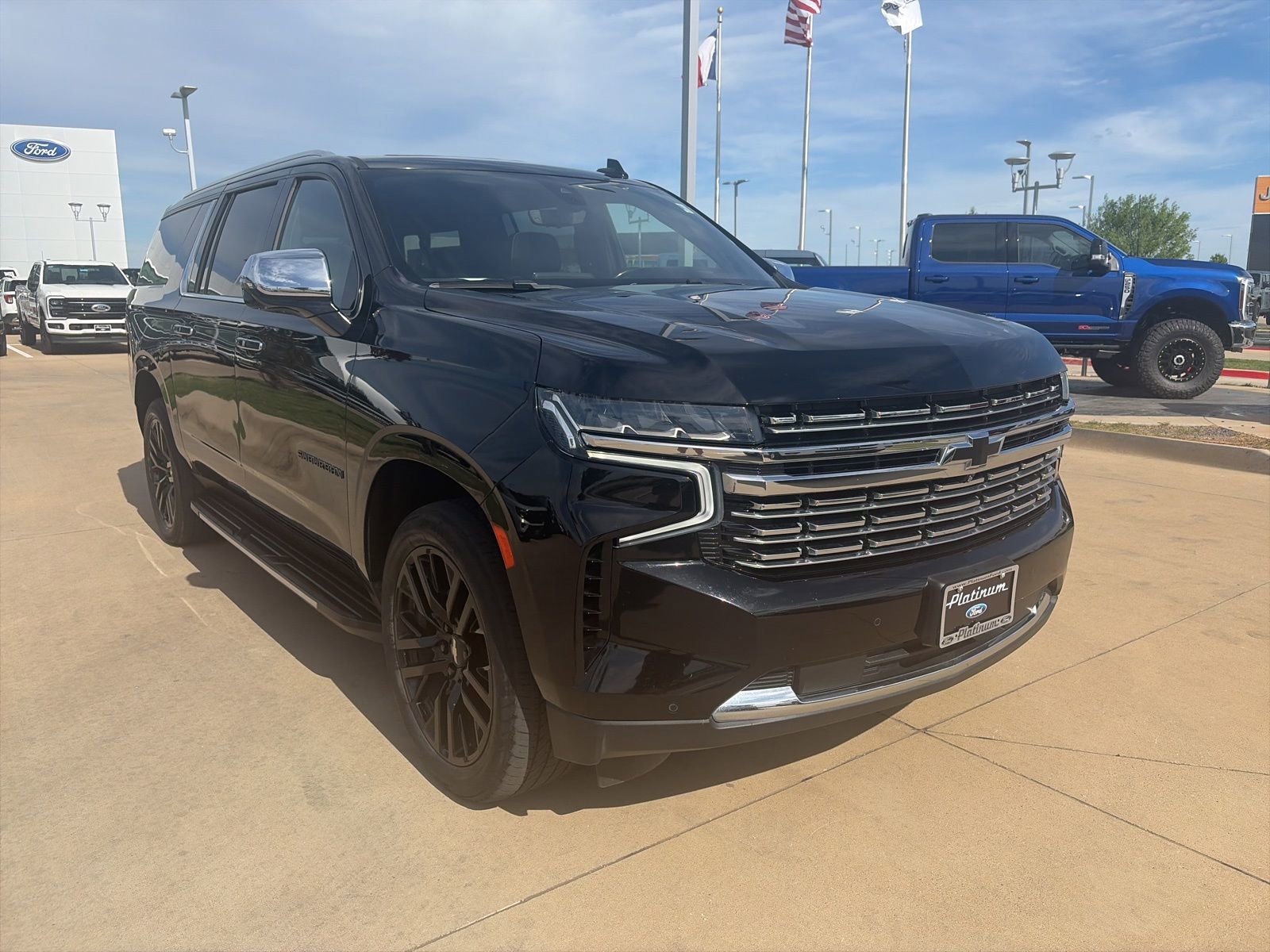 Used 2021 Chevrolet Suburban Premier w/ Premium Package RWD image 7