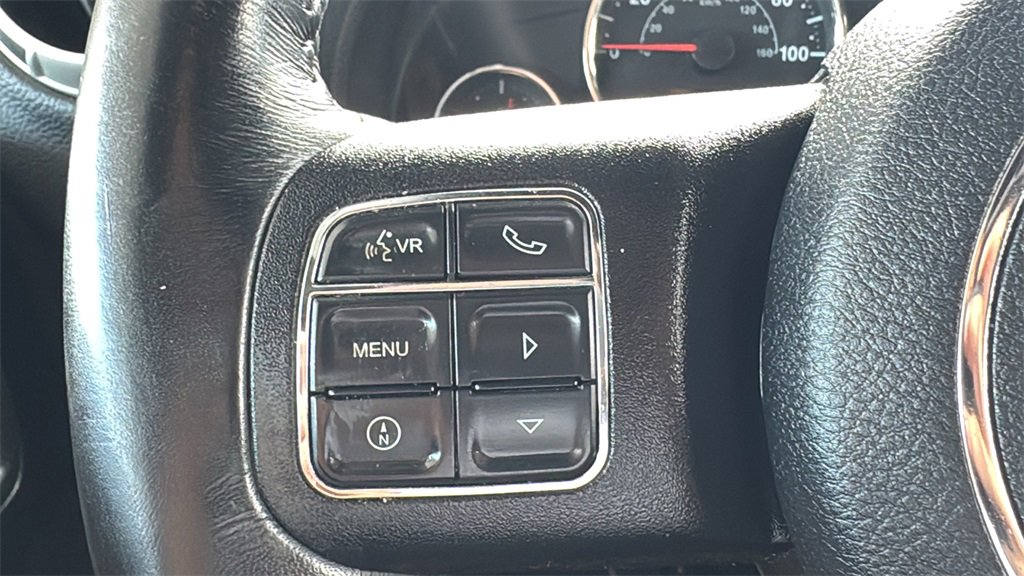 Used 2018 Jeep Wrangler Unlimited Rubicon w/ Connectivity Group image 13