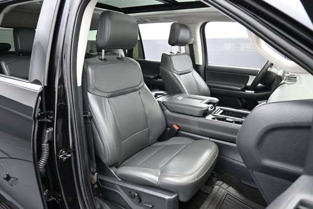 Certified 2025 Ford Expedition Active AWD/4WD image 32