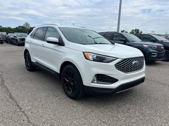 Certified 2024 Ford Edge SEL w/ Convenience Package AWD/4WD image 3