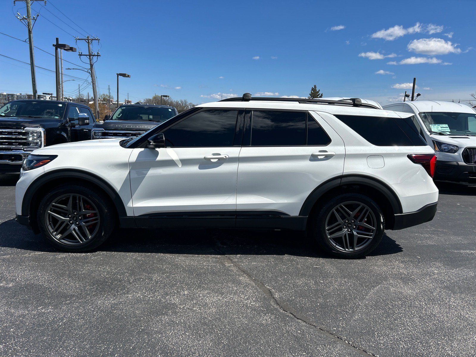 Certified 2025 Ford Explorer ST AWD/4WD image 4
