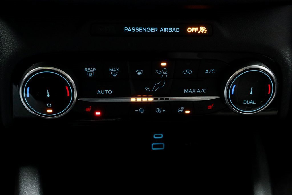 Certified 2022 Ford Escape SE w/ SE Sport Appearance Package image 30