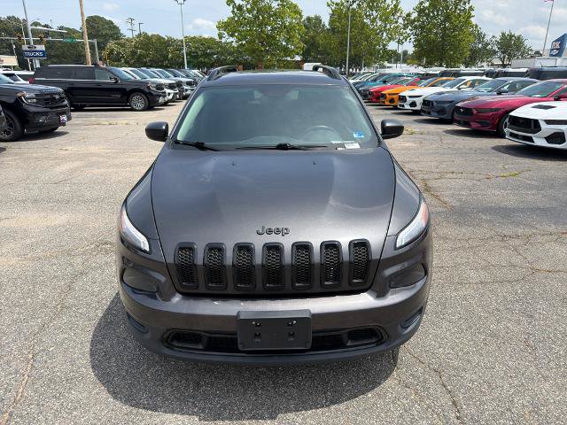 Used 2017 Jeep Cherokee Sport FWD image 2