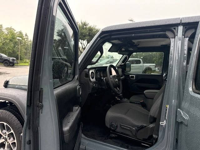 Used 2025 Jeep Wrangler Unlimited Sport AWD/4WD image 13