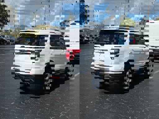 Certified 2018 Ford Explorer XLT image 5