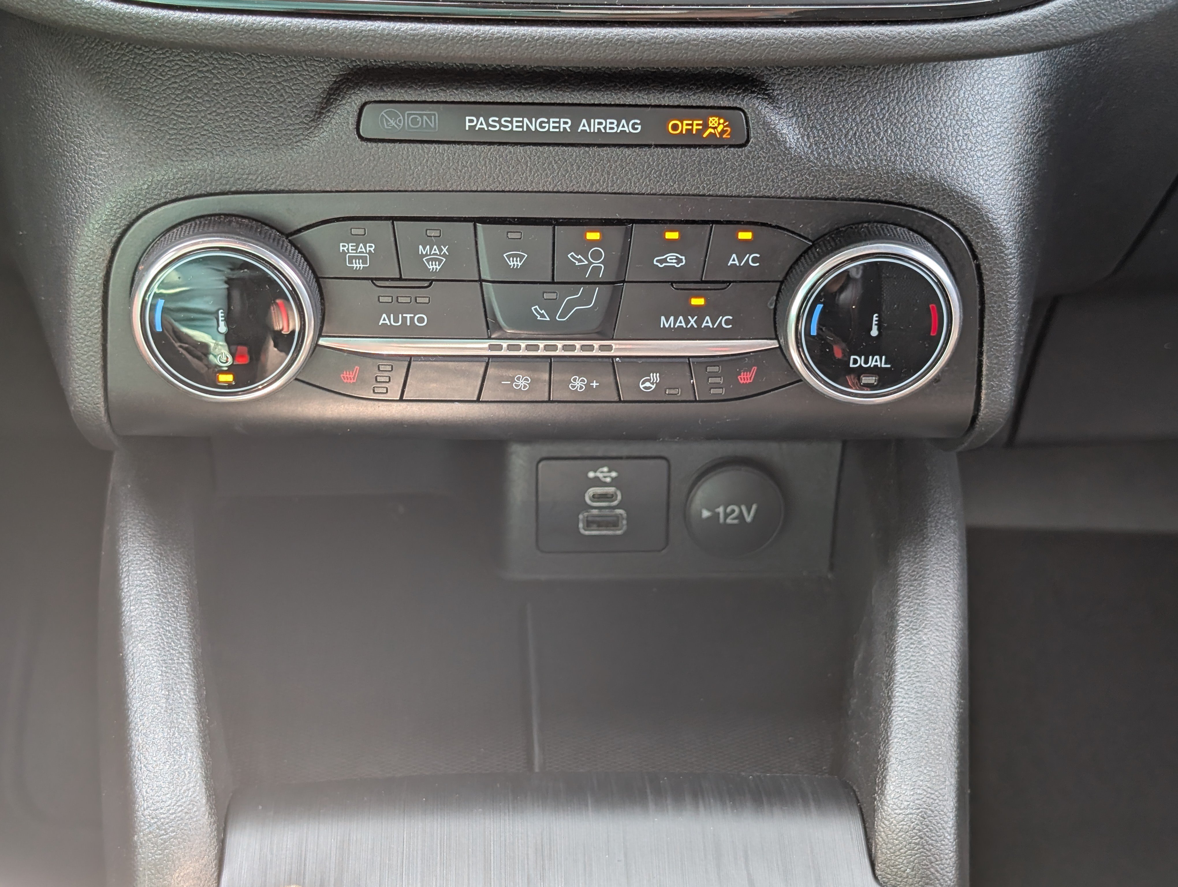 Certified 2024 Ford Escape ST-Line AWD/4WD image 24