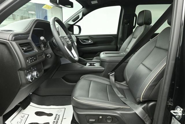 Used 2023 GMC Yukon XL SLT w/ SLT Premium Package AWD/4WD image 9