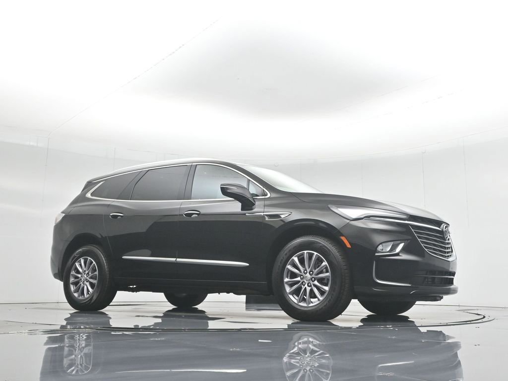 Used 2024 Buick Enclave Premium image 2