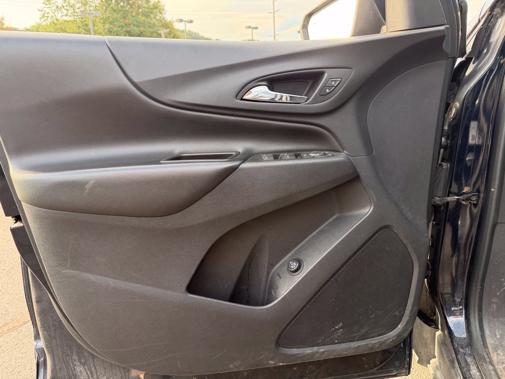Used 2020 Chevrolet Equinox LT w/ Driver Convenience Package FWD image 12