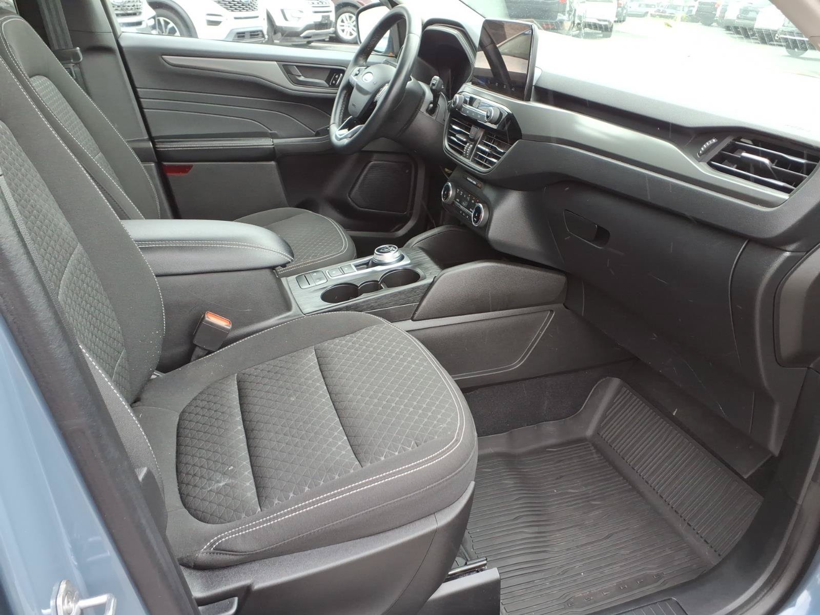 Certified 2023 Ford Escape Active AWD/4WD image 28