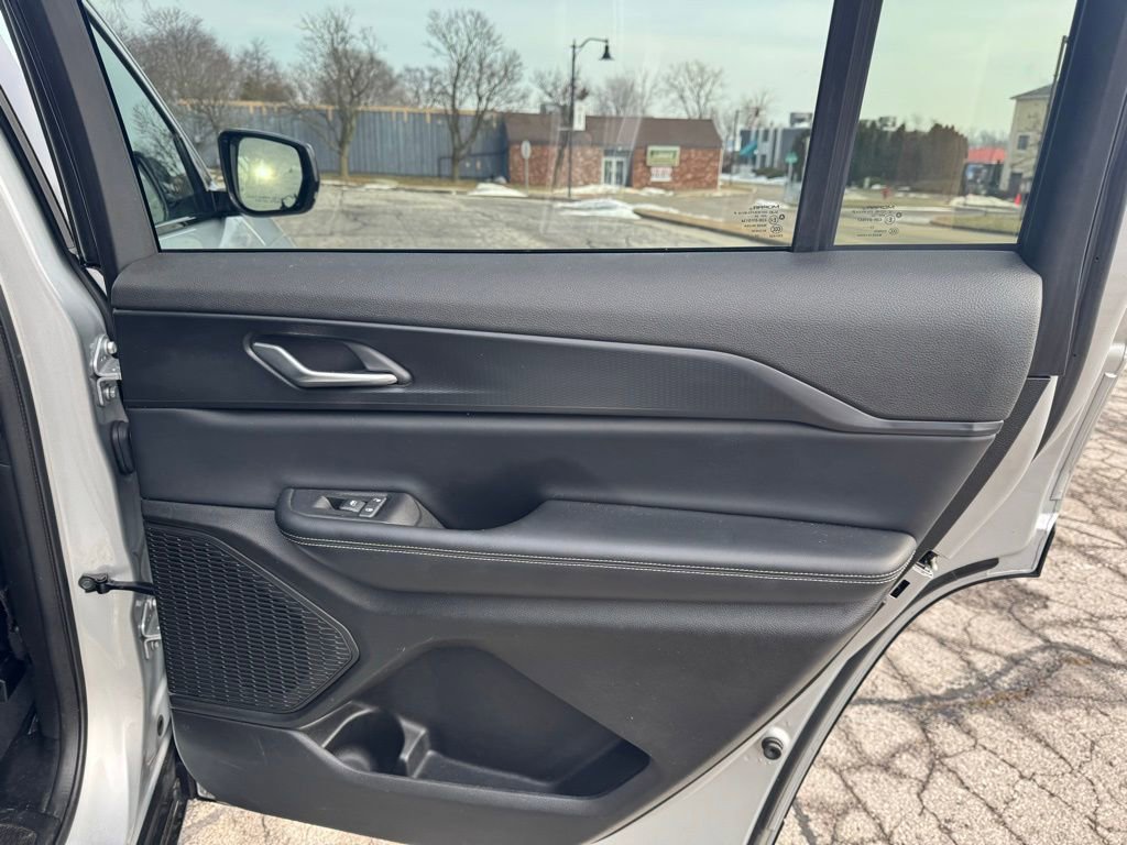 Used 2024 Jeep Grand Cherokee L Limited w/ Luxury Tech Group II image 36