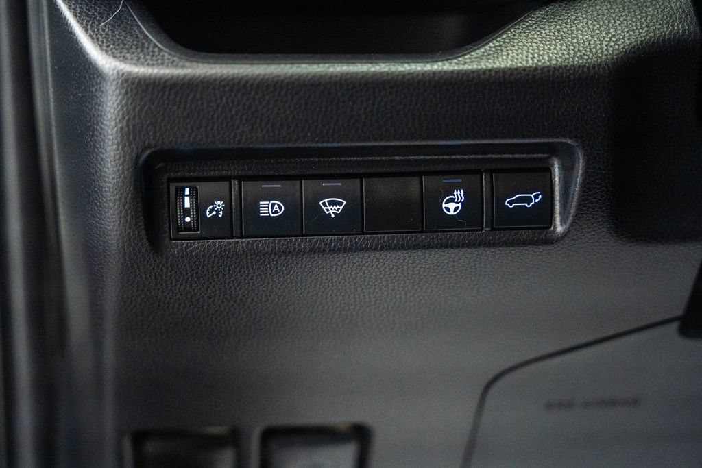 Used 2019 Toyota RAV4 XLE Premium w/ Cold Weather Package AWD/4WD image 44