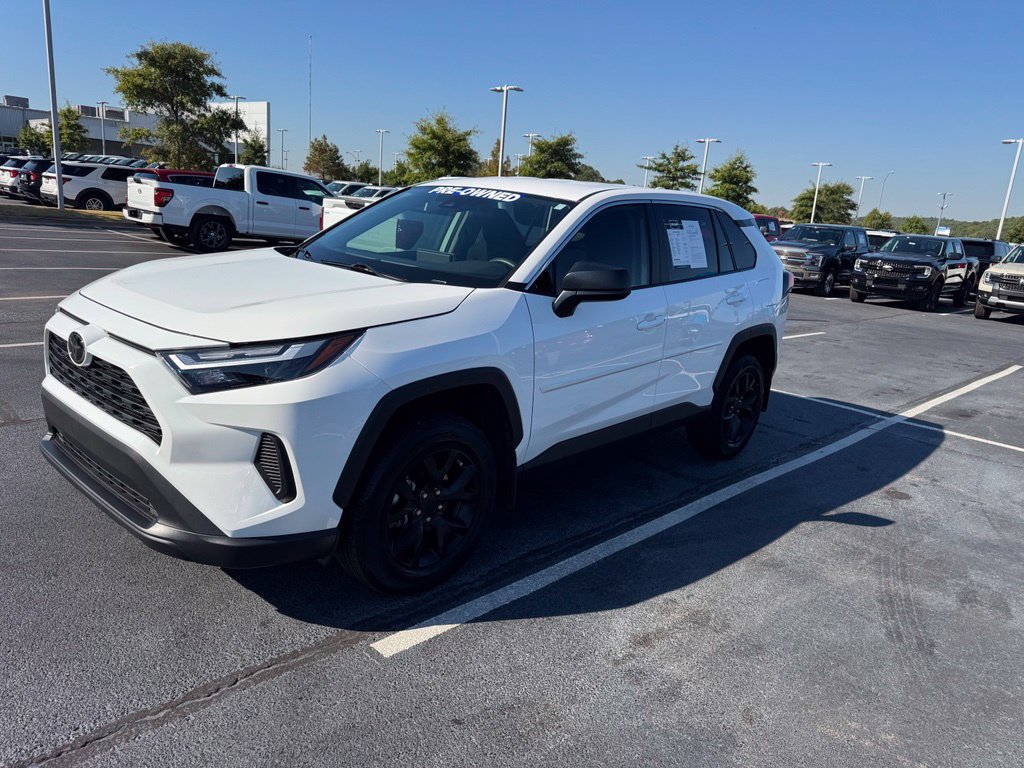 Used 2024 Toyota RAV4 LE FWD image 3