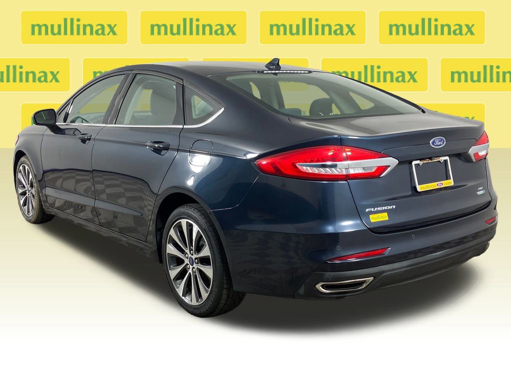 Certified 2020 Ford Fusion SE image 3