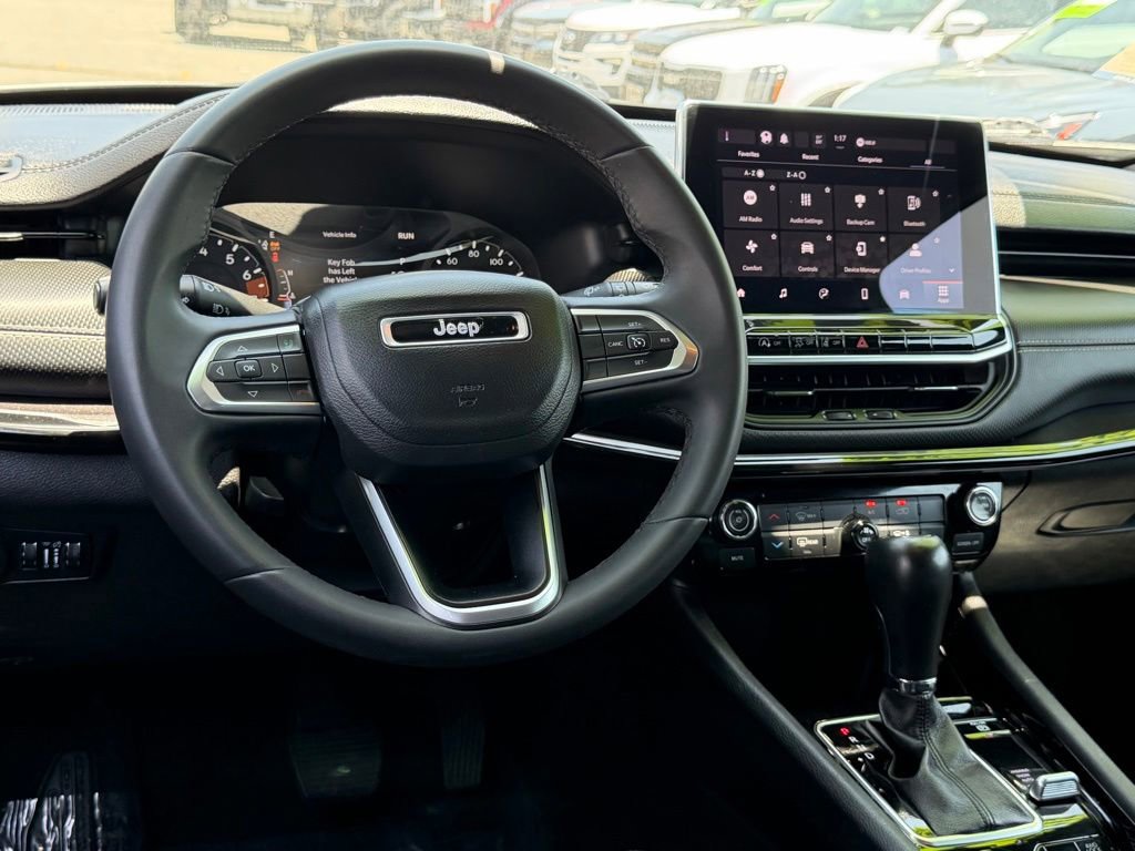 Used 2023 Jeep Compass Latitude AWD/4WD image 30