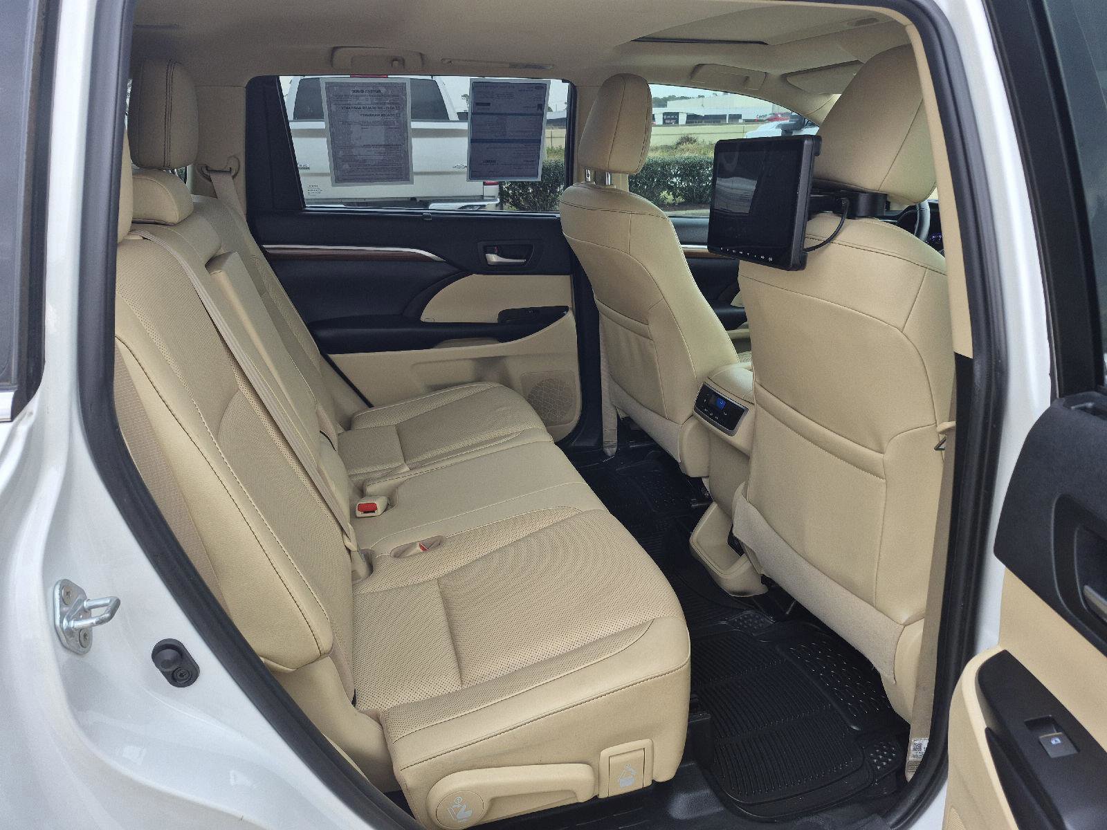 Used 2019 Toyota Highlander Limited image 24