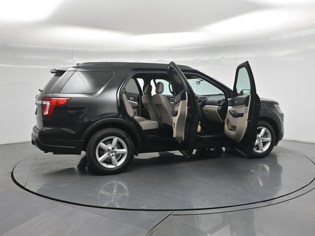 Certified 2018 Ford Explorer FWD image 4