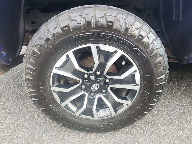 Used 2022 Toyota Tacoma TRD Sport AWD/4WD image 38