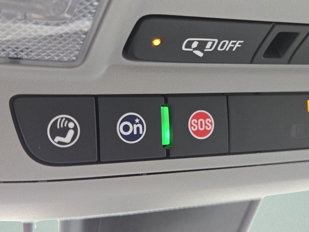 Used 2022 Chevrolet Malibu LT FWD image 35
