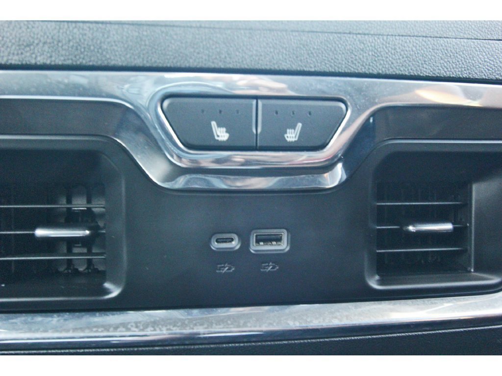 Used 2024 Chevrolet Silverado 3500 High Country w/ High Country Premium Package AWD/4WD image 12