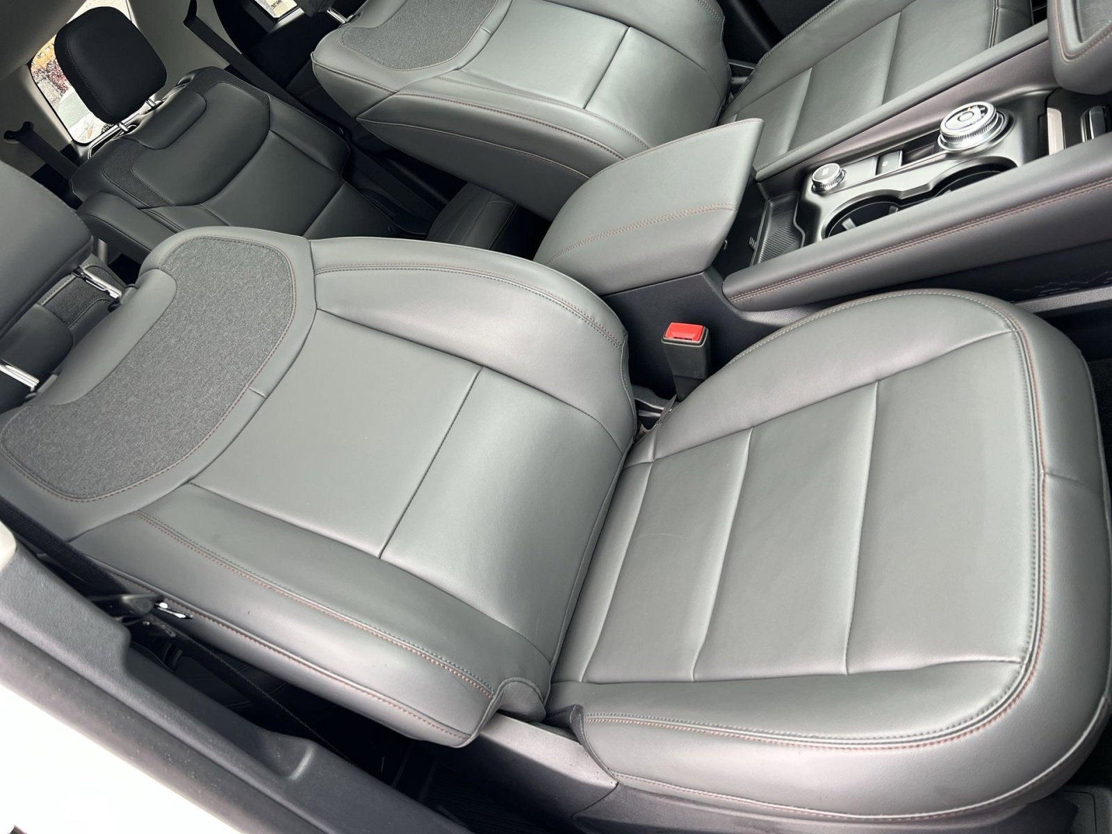 Certified 2025 Ford Explorer Active w/ Active Comfort Package image 28