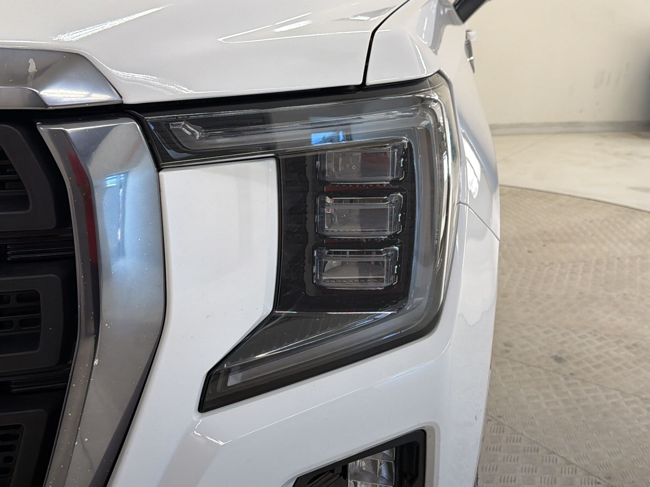 Used 2023 GMC Yukon XL AT4 AWD/4WD image 12