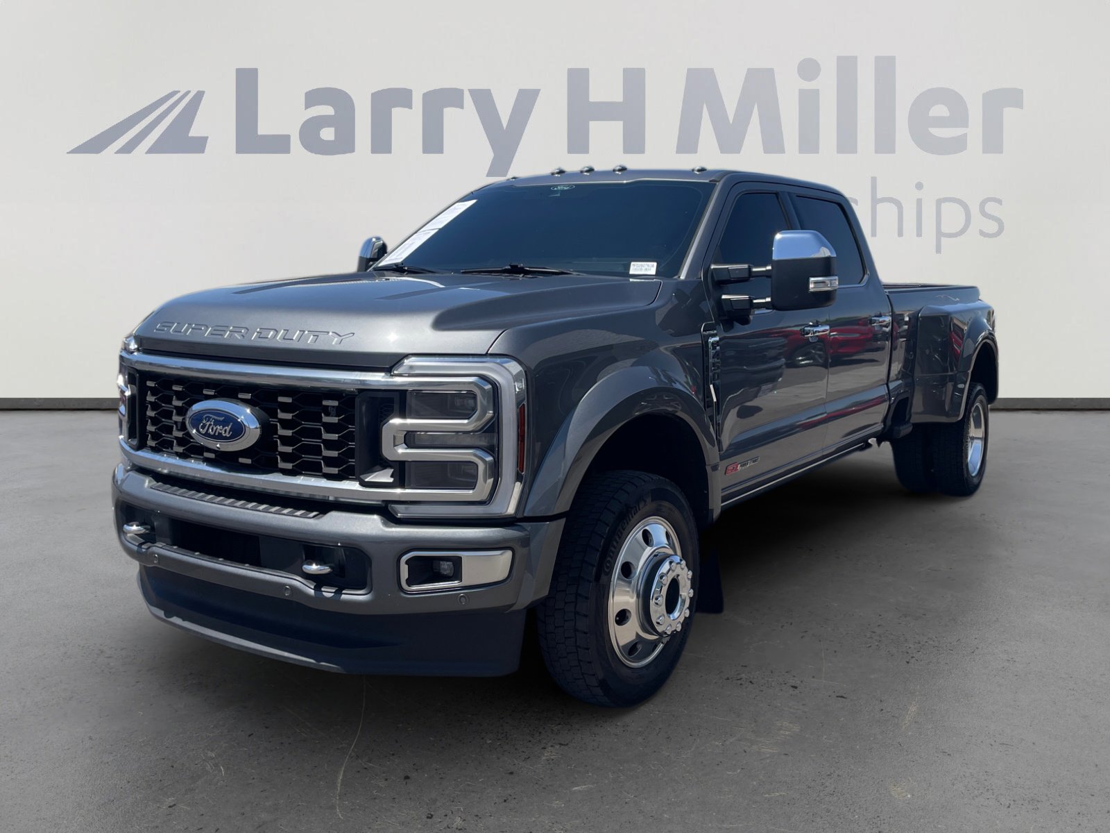 Certified 2024 Ford F450 Platinum w/ FX4 Off-Road Package AWD/4WD image 1