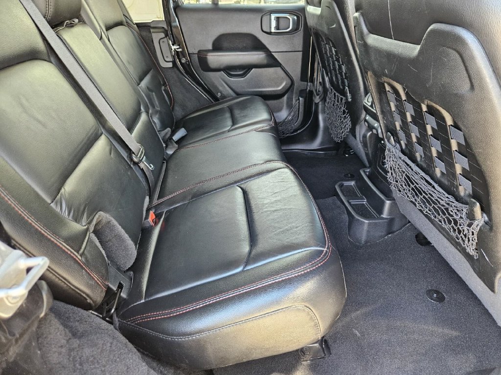 Used 2021 Jeep Wrangler Unlimited Rubicon w/ Dual Top Group AWD/4WD image 14