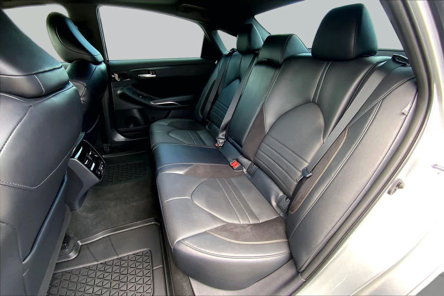 Used 2021 Toyota Avalon Touring FWD image 21