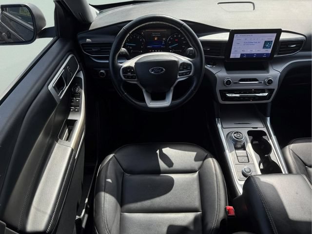 Certified 2018 Ford Explorer XLT w/ Equipment Group 202A AWD/4WD image 12