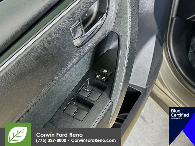 Used 2018 Toyota Corolla LE FWD image 20