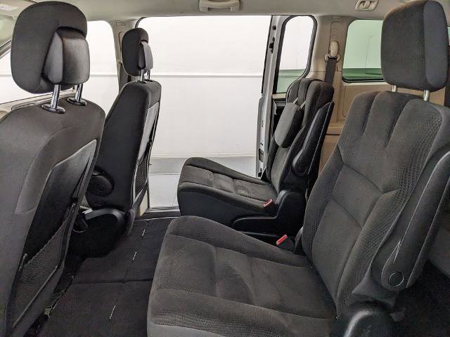 Used 2018 Dodge Grand Caravan SE w/ UConnect Hands-Free Group FWD image 15