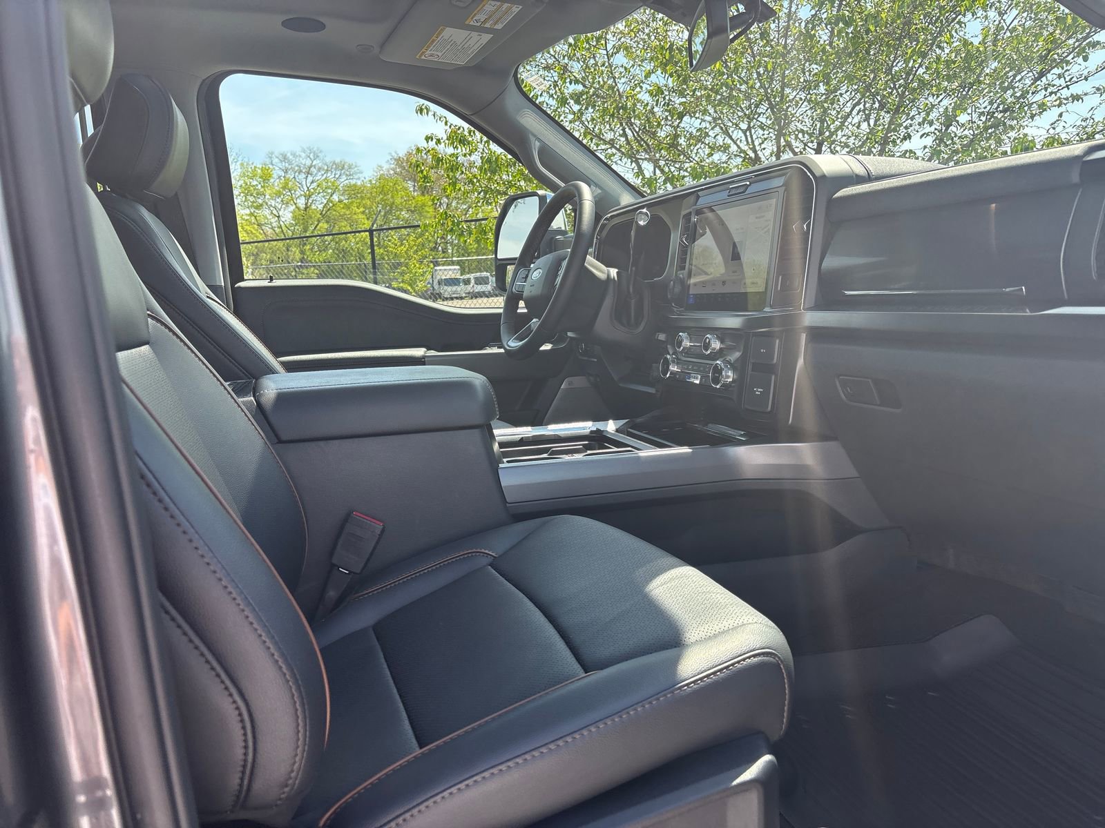 Certified 2025 Ford F350 Lariat w/ Lariat Ultimate Package AWD/4WD image 9