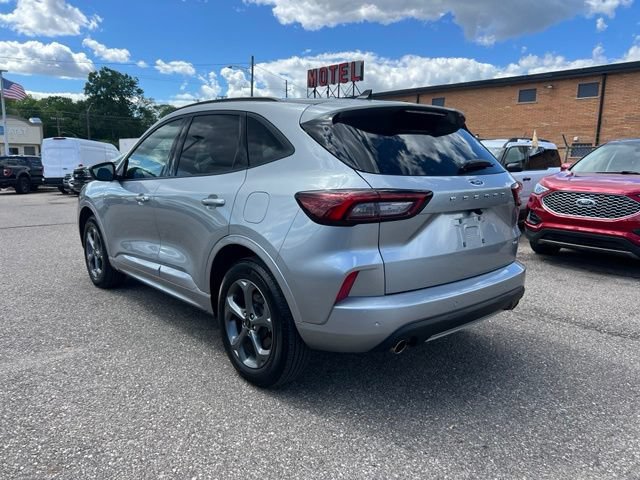 Certified 2024 Ford Escape ST-Line w/ Tech Pack #1 AWD/4WD image 6