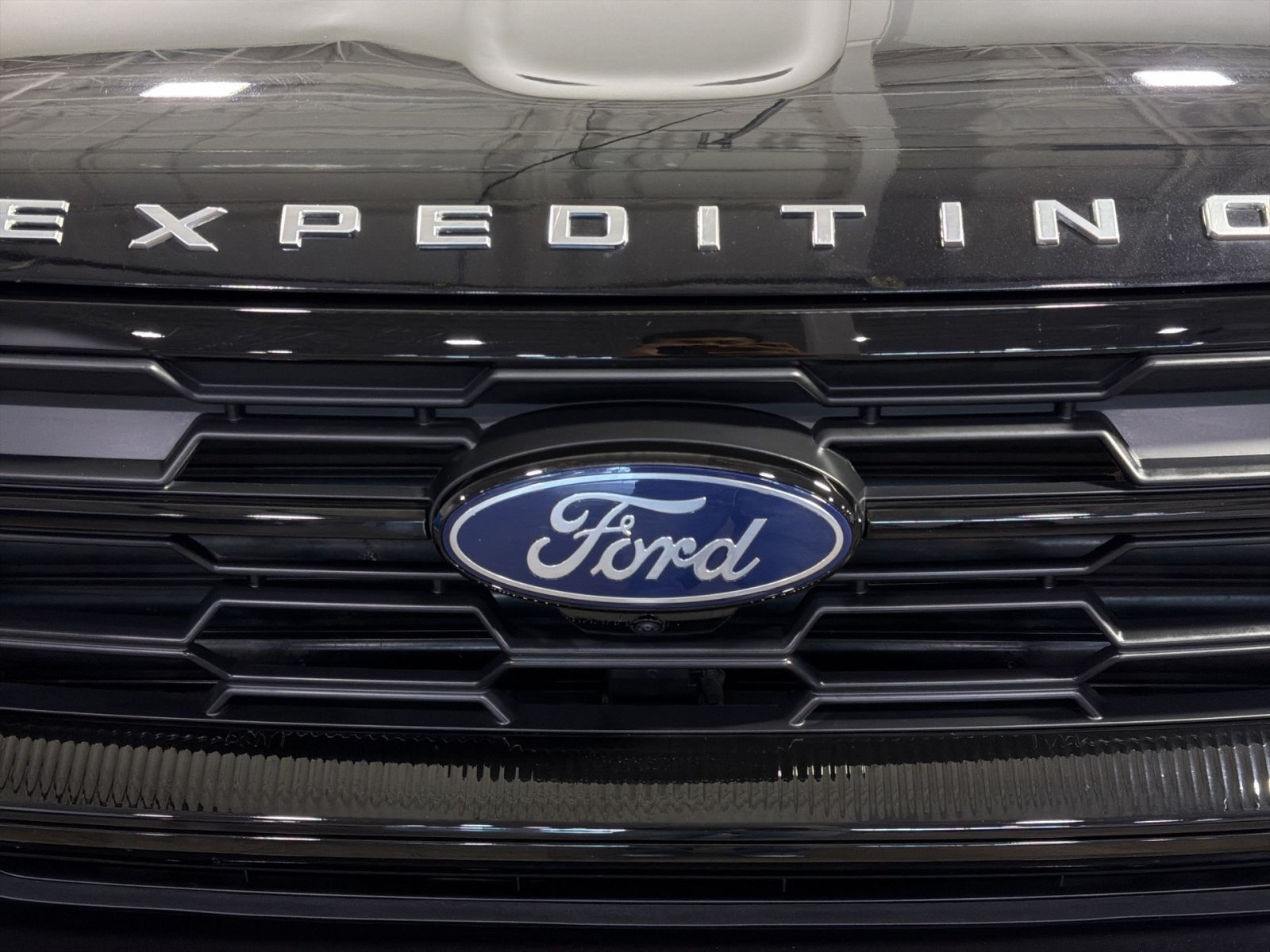 Certified 2025 Ford Expedition Active AWD/4WD image 12