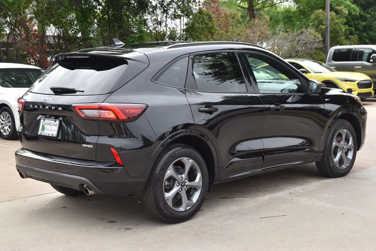 Certified 2024 Ford Escape ST-Line w/ Tech Pack #1 AWD/4WD image 8