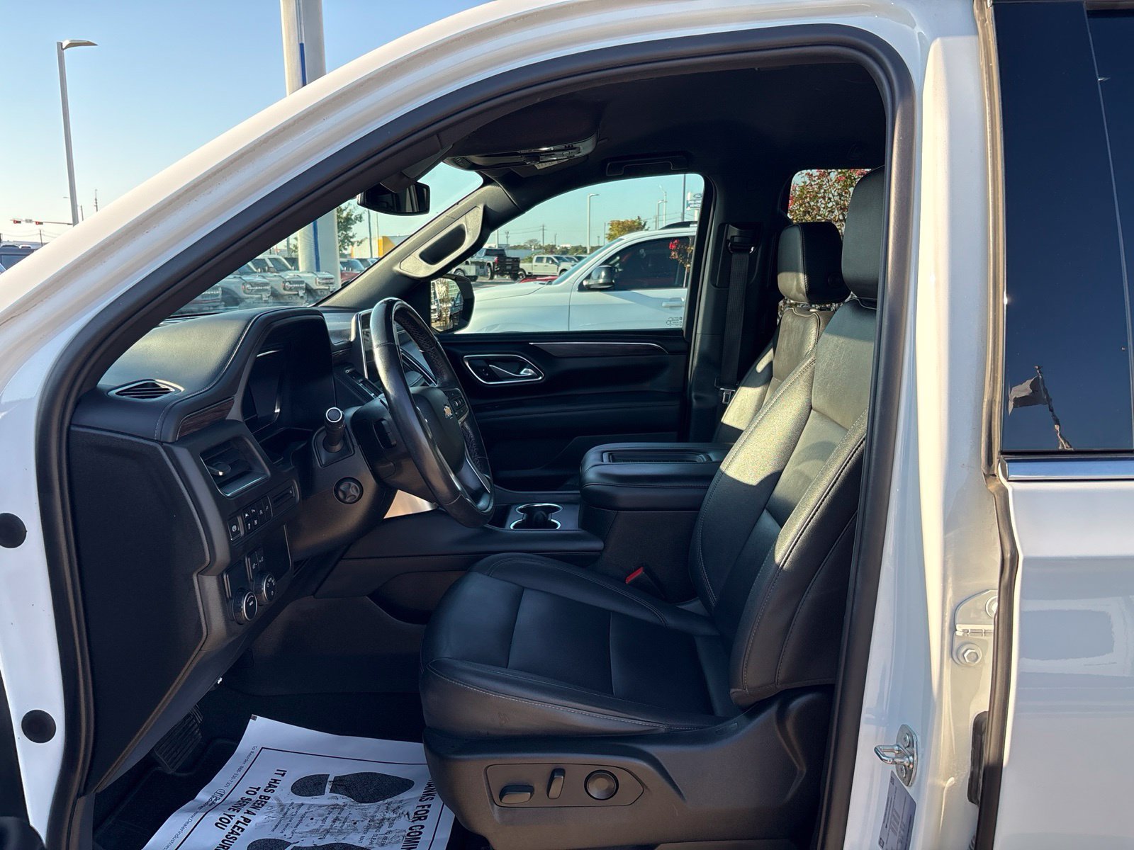 Used 2022 Chevrolet Tahoe LT w/ Luxury Package RWD image 18