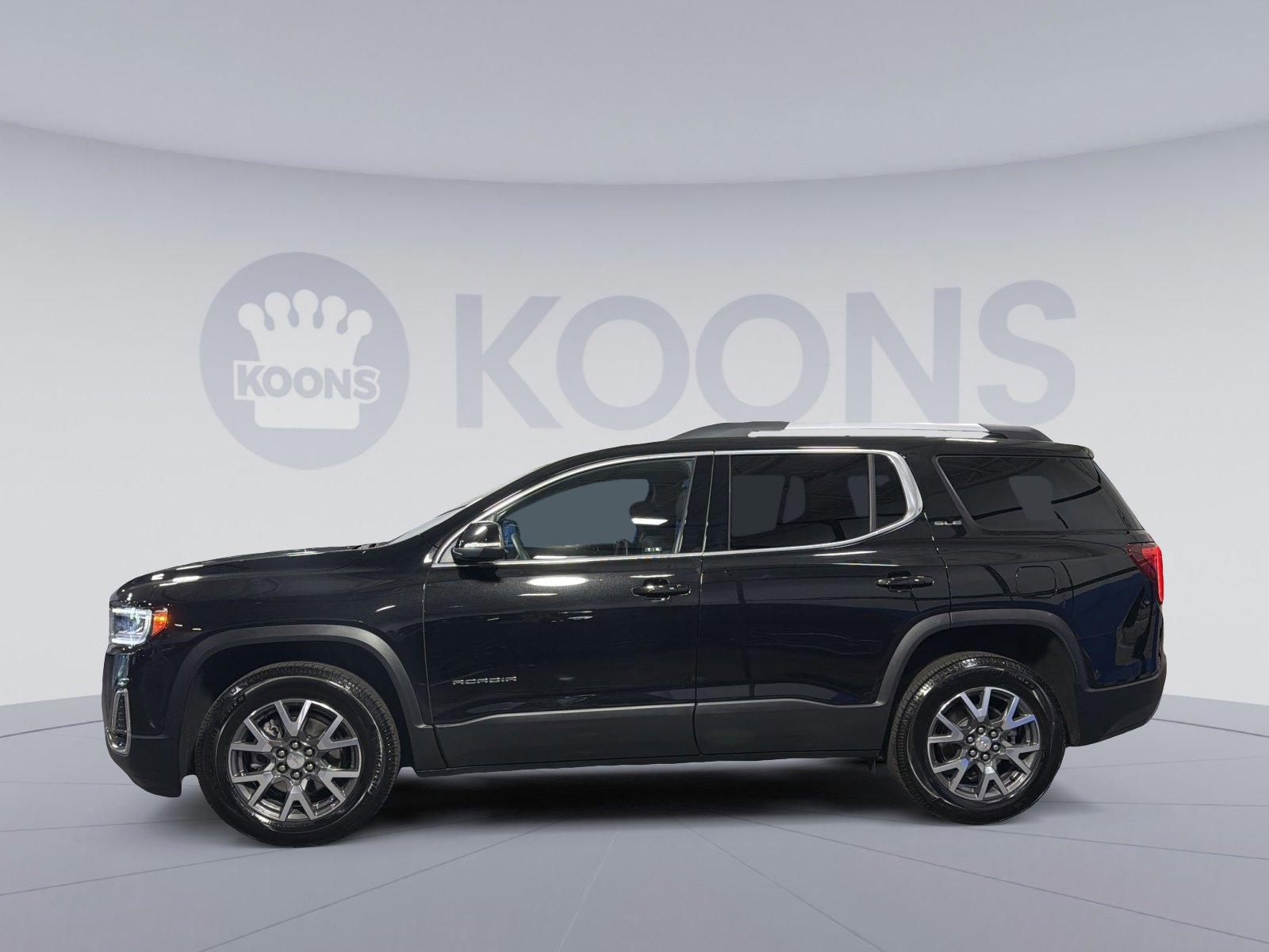 Used 2023 GMC Acadia SLE w/ Driver Convenience Package AWD/4WD image 4