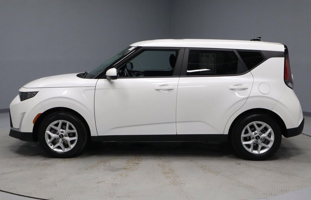Used 2024 Kia Soul LX w/ Option Group 015 image 2