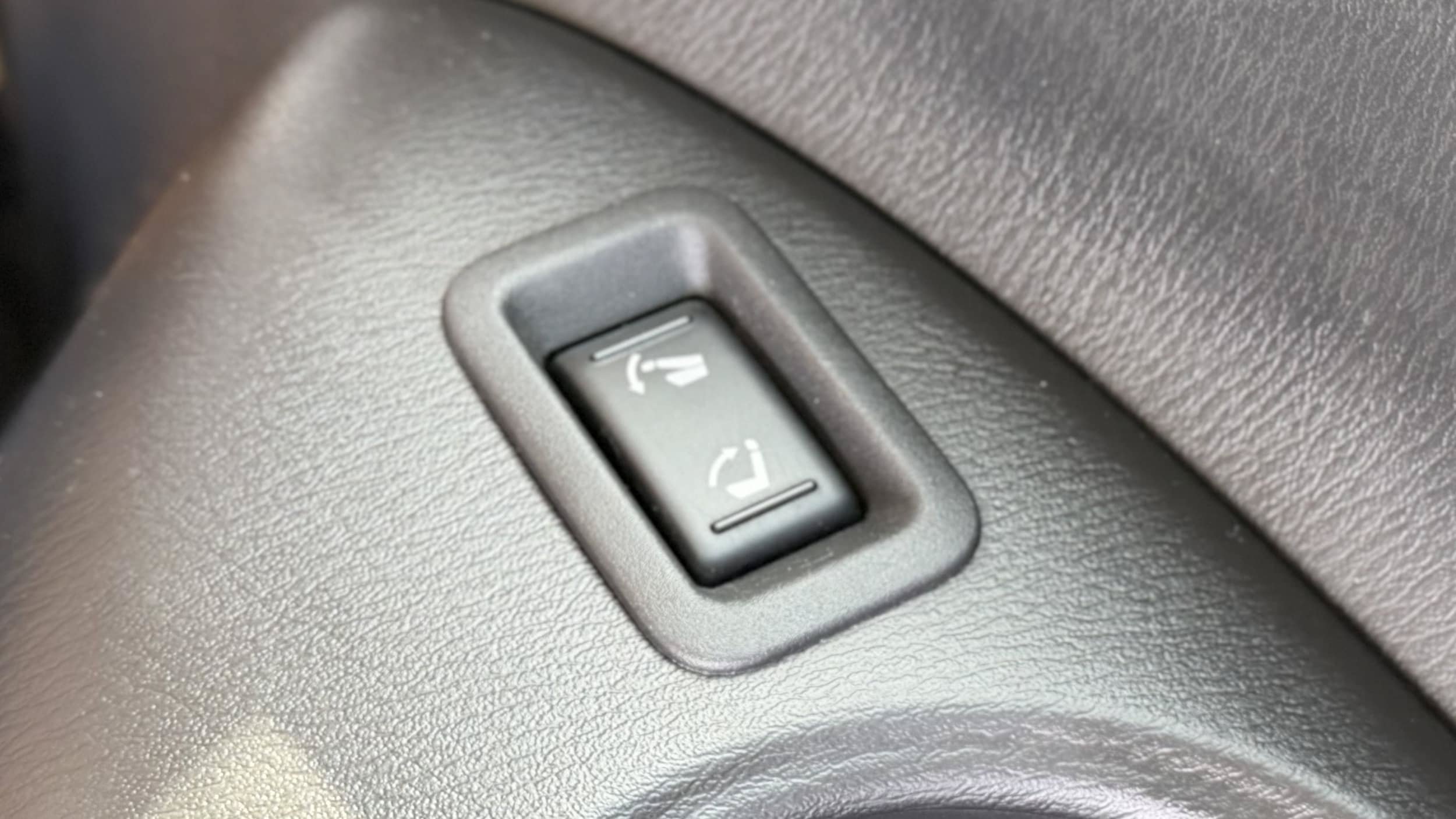 Used 2017 Nissan Armada Platinum AWD/4WD image 24