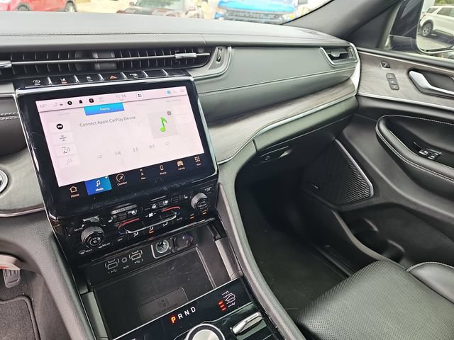 Used 2023 Jeep Grand Cherokee Overland w/ Luxury Tech Group IV AWD/4WD image 22
